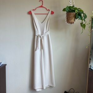 Aritzia Wilfred New Écoulement V Jumpsuit size 0 in white